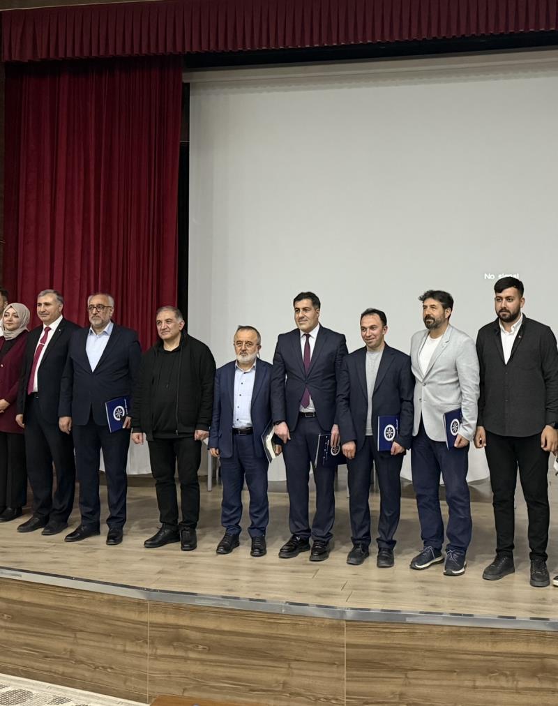 “Aile ve Gençlik: Değişen Dinamikler ve Gelecek Perspektifleri” Konulu Söyleşi Programı Gerçekleştirildi.