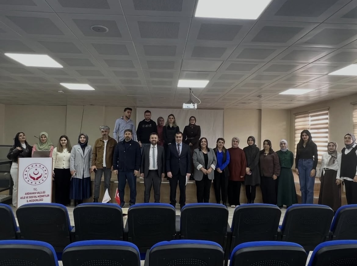 "Aile Eğitimlerinde Gelişimsel Yaklaşım ve Aile Yaşam Döngüsü” Konulu Eğitim Düzenlendi.