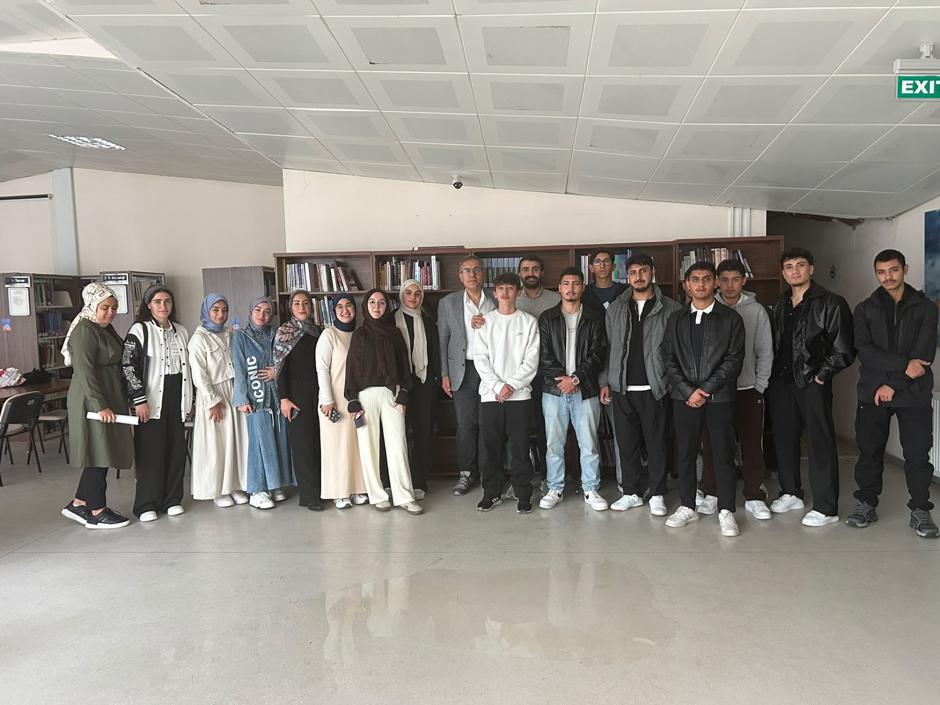 Fakültemiz 1-A Sınıfına Yönelik "Kütüphane ve Dokümantasyon Daire Başkanlığı" Aracılığıyla Bilgiye Erişim Oryantasyonu Düzenlendi